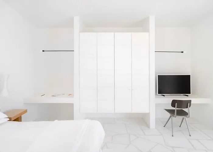 מלון דירות Twwo 4*