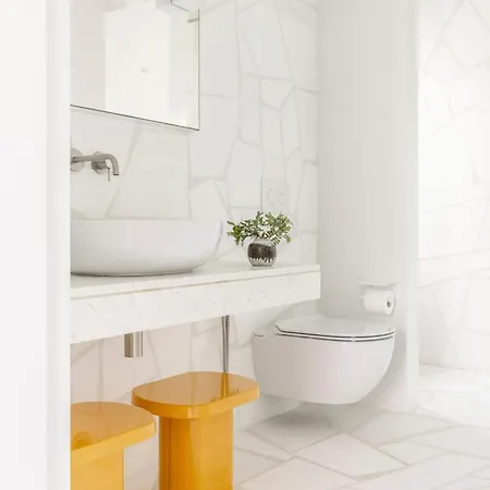 Twwo Aparthotel 4*